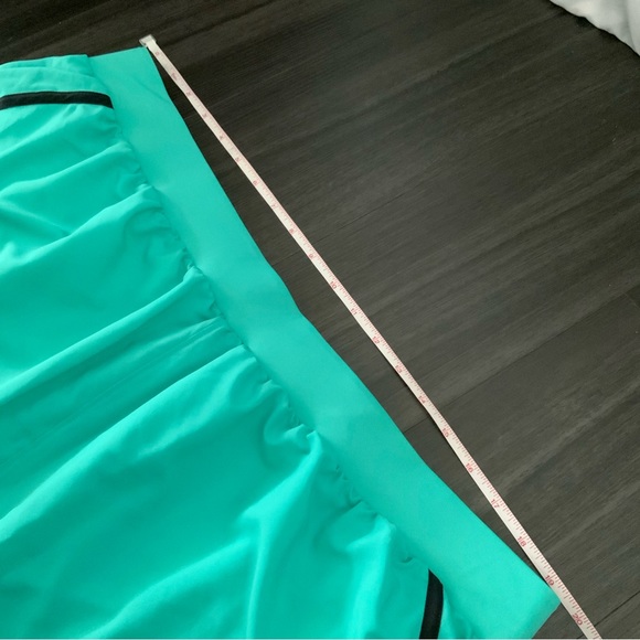 Under Armour Lined Athletic Shorts - Picture 5 of 5